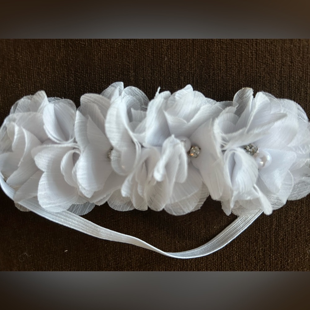 NWOT White Baby Girl Elastic Headband